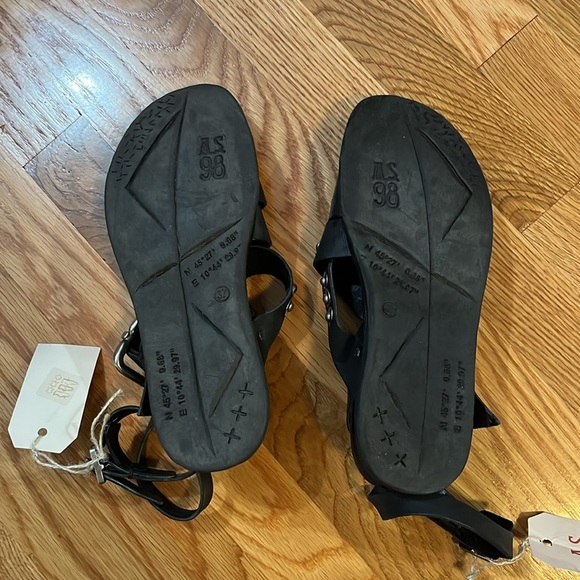 A.S. 98 Nyx Studded Sandals Size 7 NWT - Picture 10 of 16
